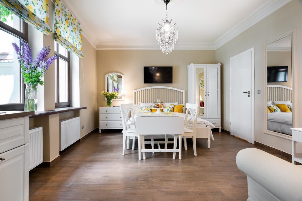 P&J Luxury Apartments 克拉科夫 外观 照片
