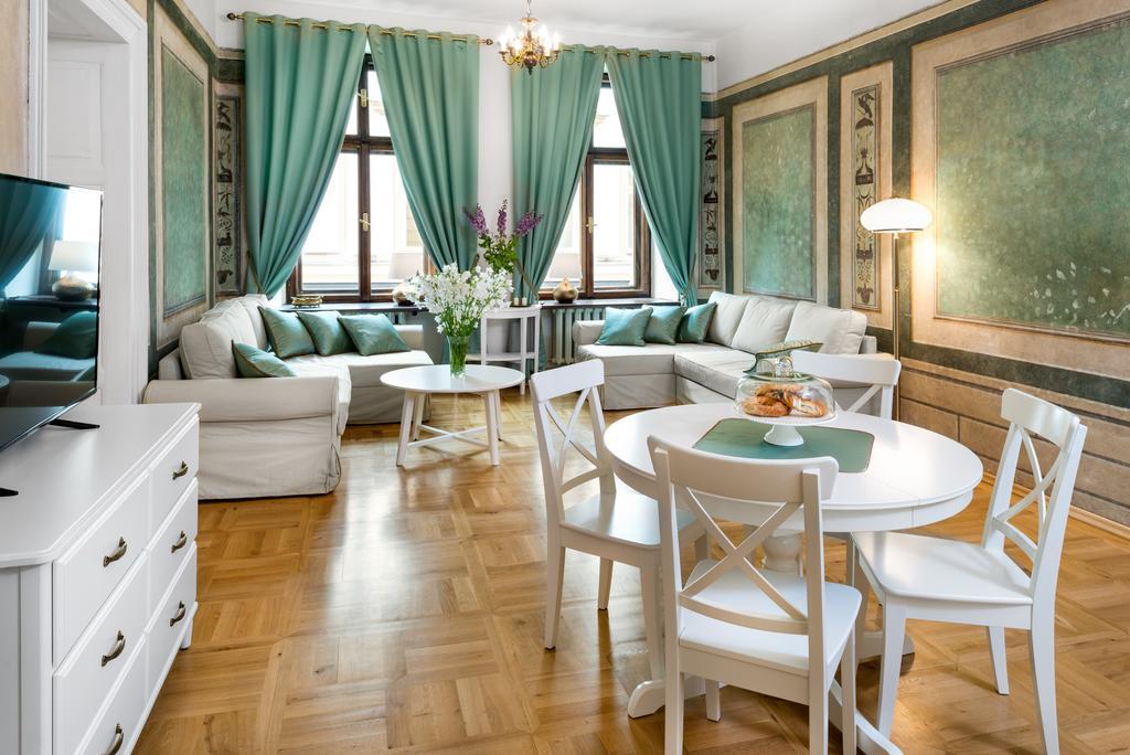 P&J Luxury Apartments 克拉科夫 外观 照片