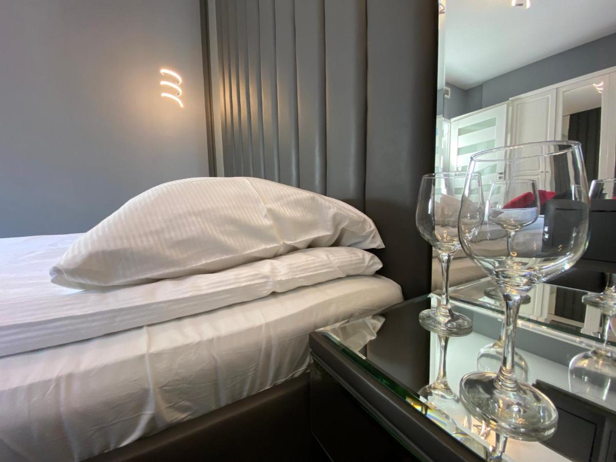 P&J Luxury Apartments 克拉科夫 外观 照片