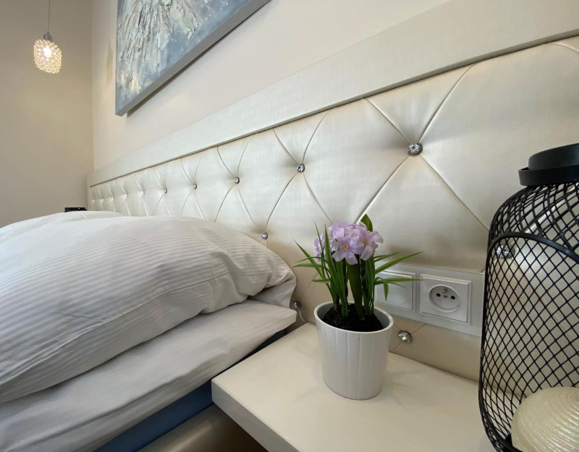P&J Luxury Apartments 克拉科夫 外观 照片