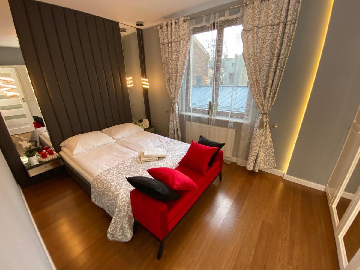 P&J Luxury Apartments 克拉科夫 外观 照片